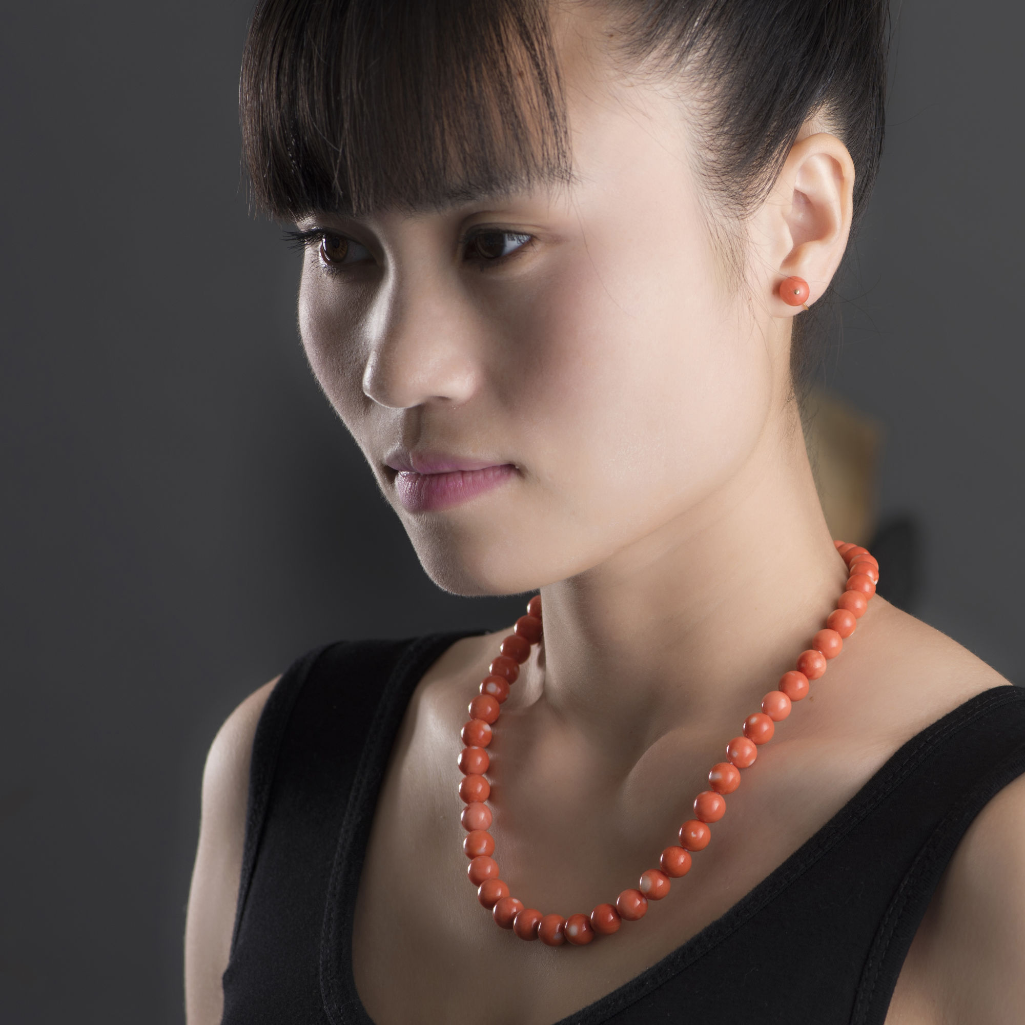 红珊瑚可以跟黄金手镯叠戴吗,蓝珊瑚适合什么人戴