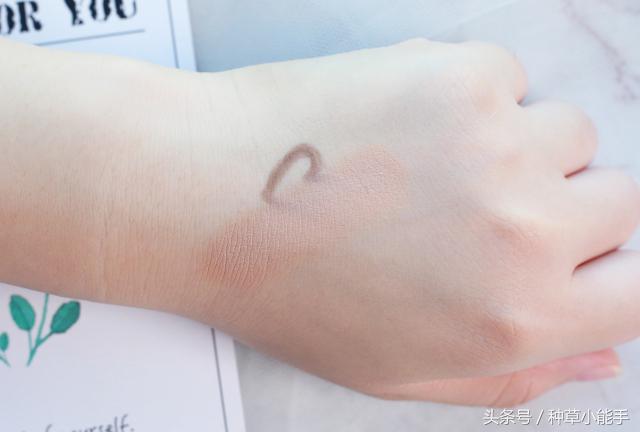 怎样买个实用便宜的化妆台,只要一百块就能搞定的彩妆