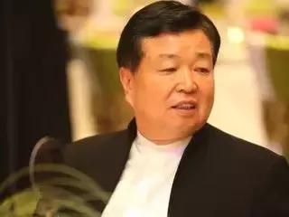 农村出来曾穷到*血卖**度日，如今身价780亿还娶了个泰国公主