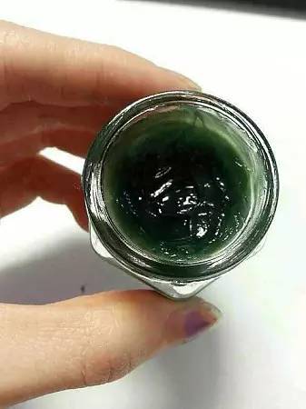 不要小瞧清凉油，治疗猪病作用大！