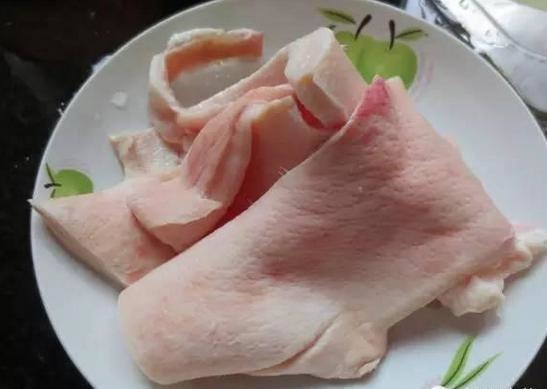 猪身上这部位原来是一剂良药，但很多人嫌弃它脏全给扔了！