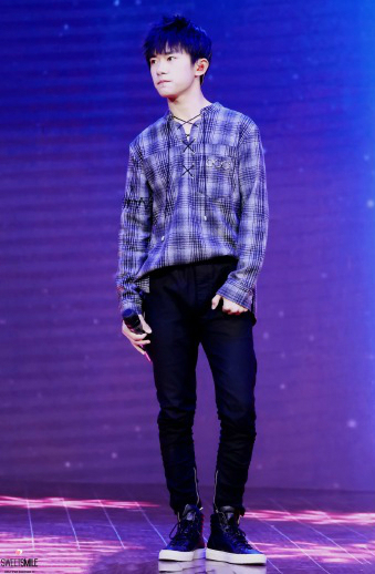 易烊千玺代言的单品,杨幂易烊千玺时尚单品