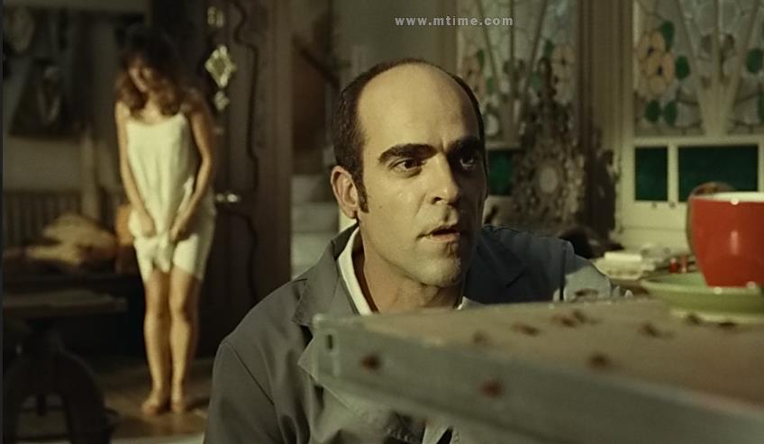 想想看?深夜爬上女邻居的床,这片堪称教科书级的啊