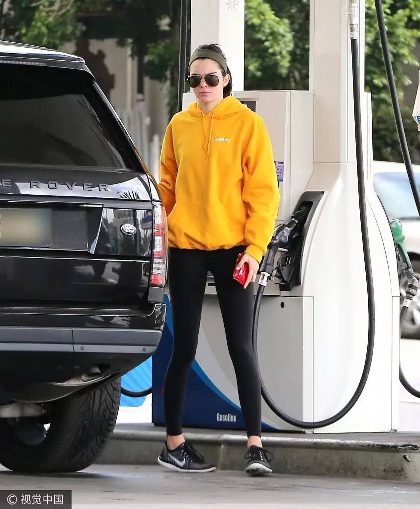 卫衣不好看怎么搭配,卫衣不好看搭配什么裤子