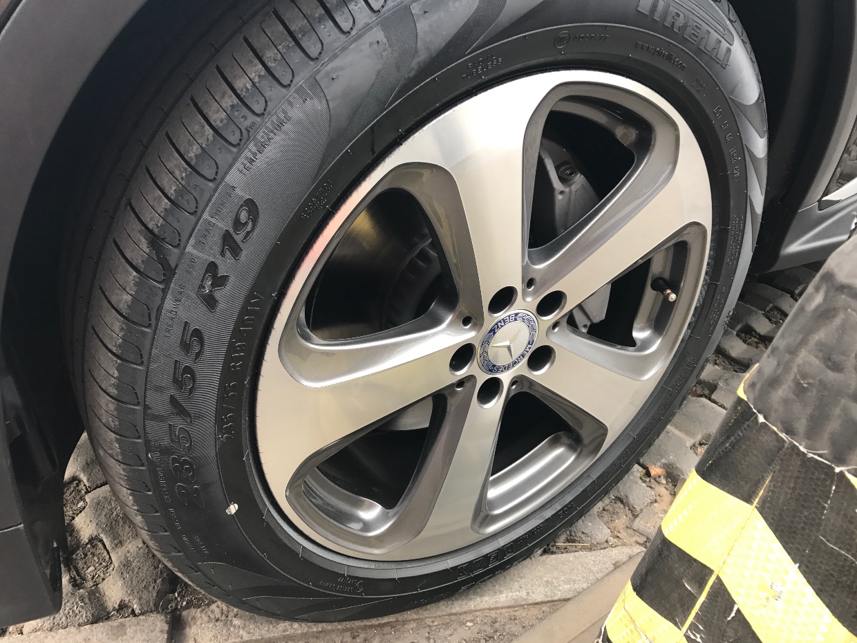 奔驰glc300动感驾驶感受,奔驰glc300l测评自动刹车