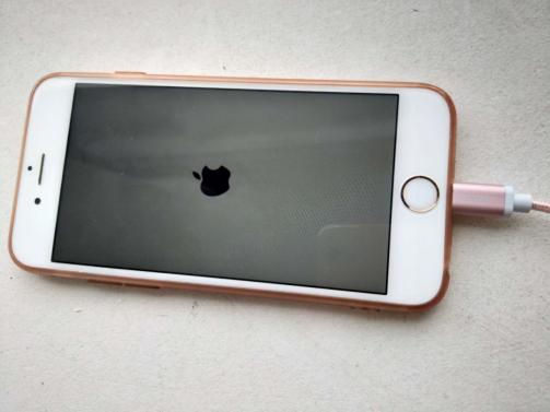 手机电源键坏了如何开关机,收藏的旧手机可以恢复吗