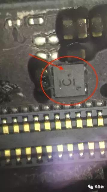 苹果6s摄像头摔了一下黑屏了,苹果6s摔了屏幕没坏触摸不了