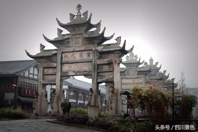 100公里内成都的免费景点,距离成都1000公里内的旅游景点