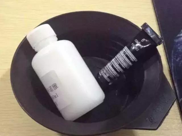 烫发洗直跟拉直哪个比较不伤头发,女士烫发不伤头发一般200多吗