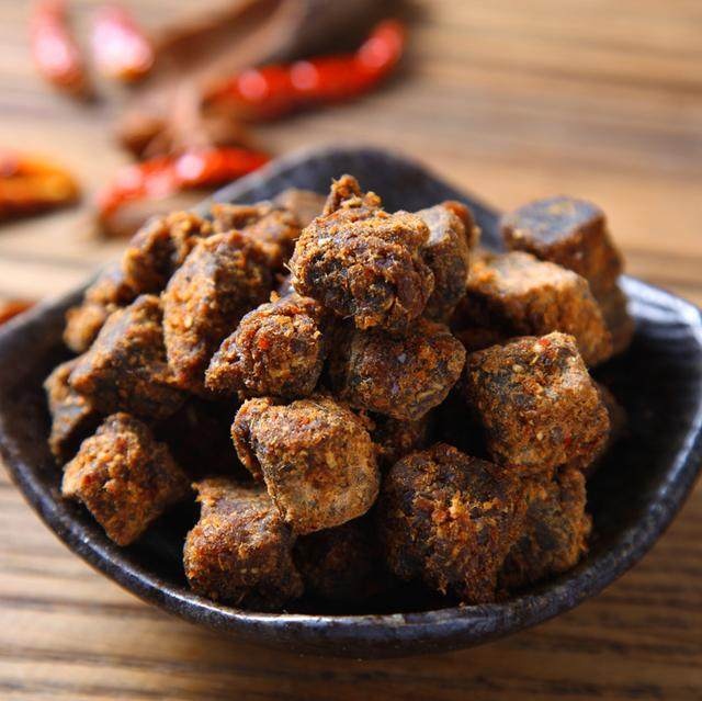 小零食推荐吃货必备网红零食,值得吃的网红零食