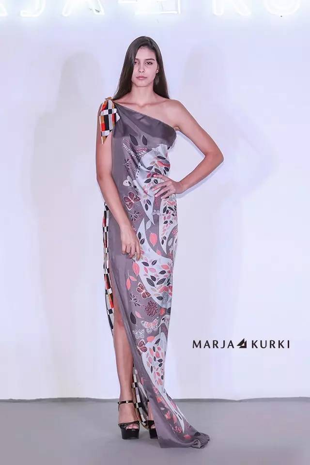 丝巾穿搭时装秀,时装秀展翅高飞丝巾