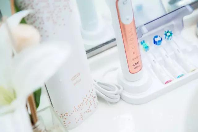 楚乔传搞笑花絮李沁赵丽颖,楚乔传李沁黄牙