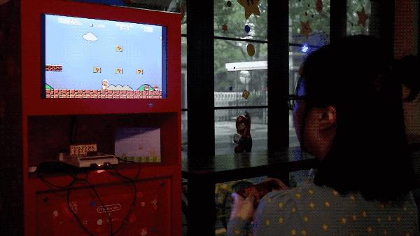 超级玛丽溜进了咖啡馆，扬言不服来战！