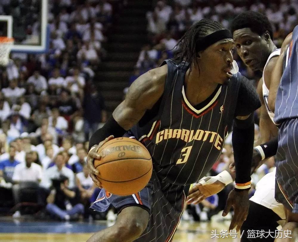 拜纳姆肘击事件视频,拜纳姆肘击事件完整版