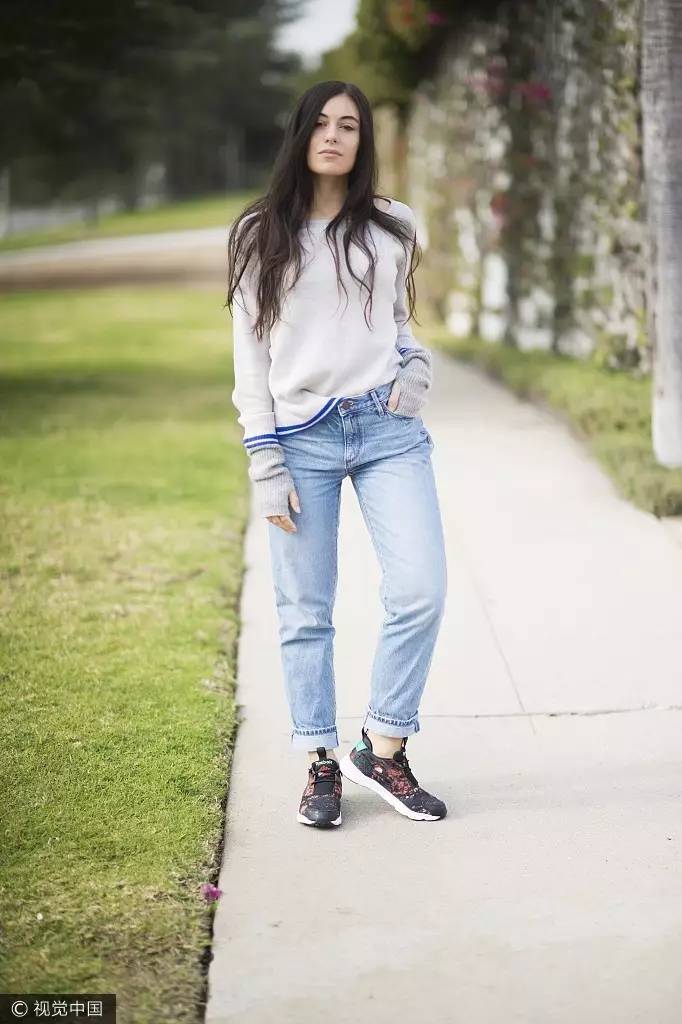 卫衣不好看怎么搭配,卫衣不好看搭配什么裤子