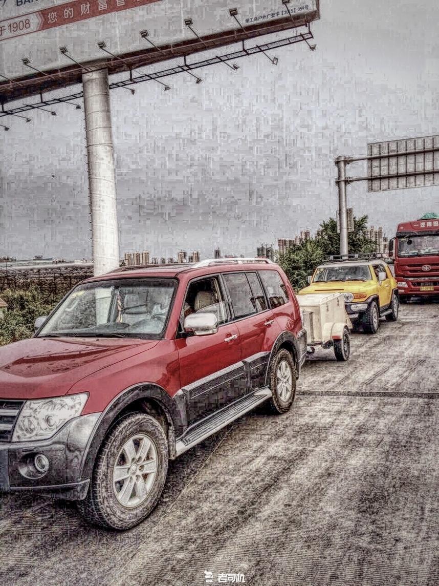 帕杰罗陆巡霸道有什么差别,越野三菱山猫帕杰罗