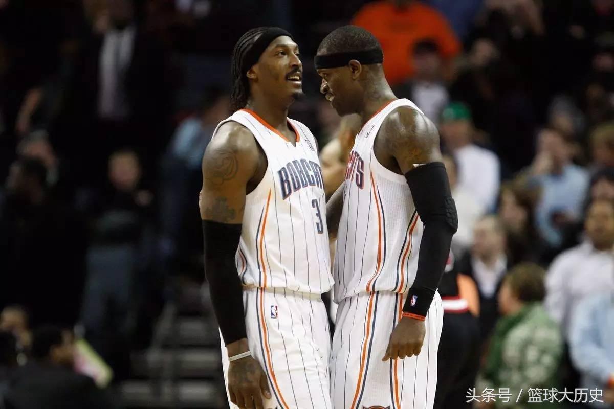 拜纳姆肘击事件视频,拜纳姆肘击事件完整版