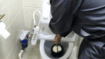 平安大通街头大调查后续小窍门，皮搋子的好坏决定了疏通的效果