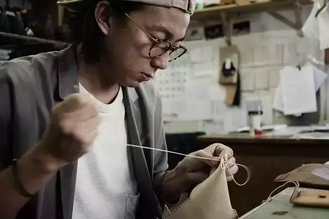 adidasoriginal合作款,阿迪达斯adidas爆款展示精彩瞬间