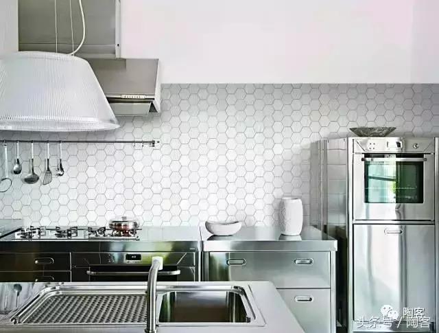 涔颁粈涔堥鑹茬殑鐡风爾濂界湅,閫変粈涔堥鑹茬殑鐡风爾姘镐笉杩囨椂