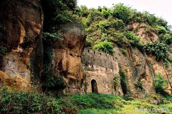 100公里内成都的免费景点,距离成都1000公里内的旅游景点