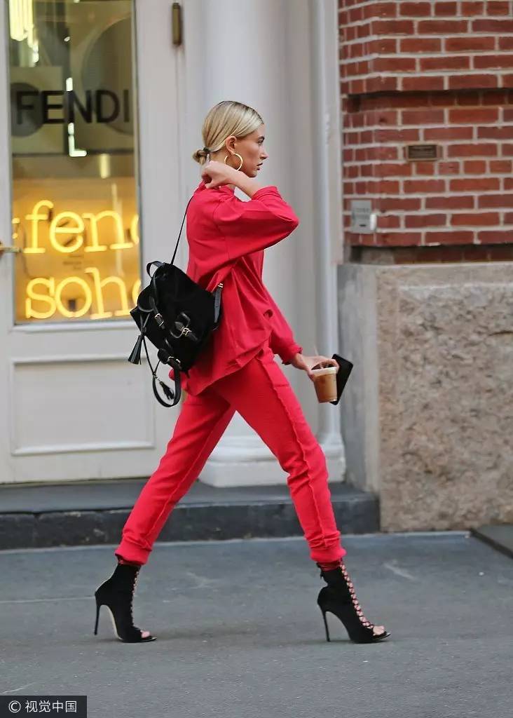 卫衣不好看怎么搭配,卫衣不好看搭配什么裤子