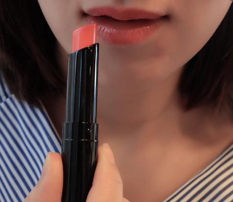 “杨洋色”荣获年度最热销口红，细数娇兰五款最值得入手的口红