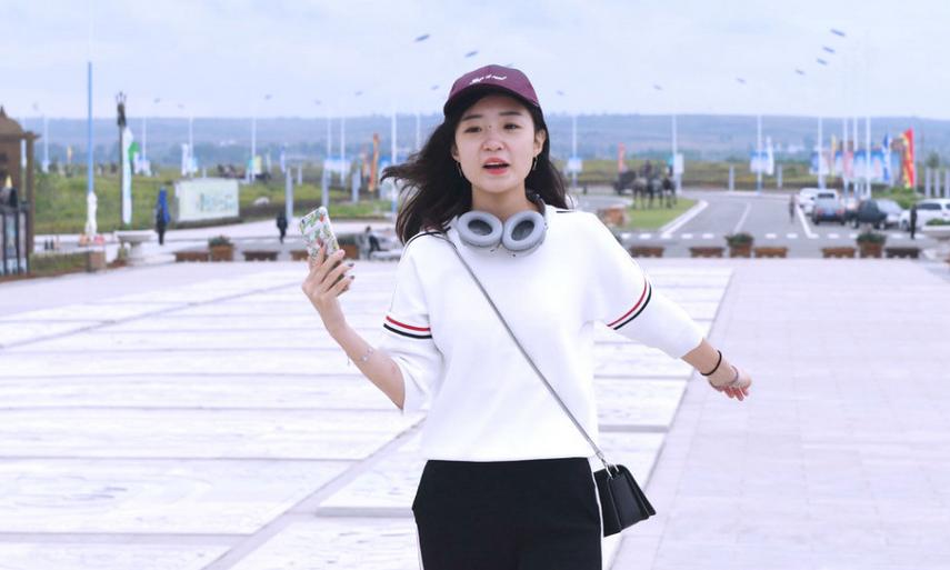 带着漂亮女友逛鄂尔多斯蒙古源流