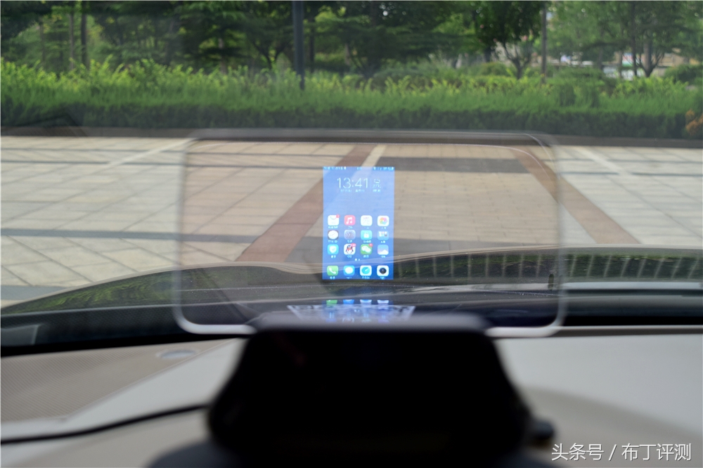 宝马改hud要换哪些东西,宝马330i标配hud抬头显示么