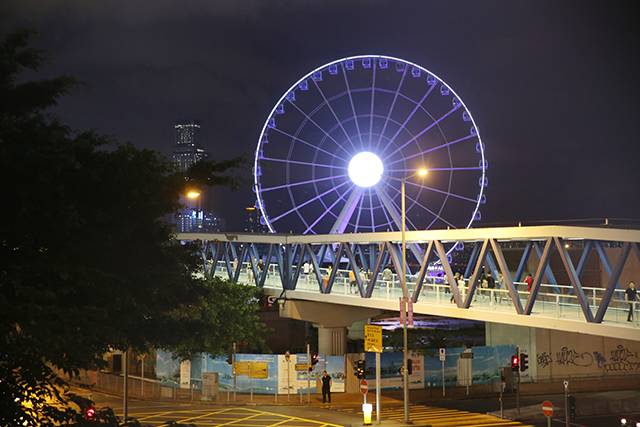 白天去逛迪斯尼,晚上香槟泡泡浴,女孩子去香港应该这么玩
