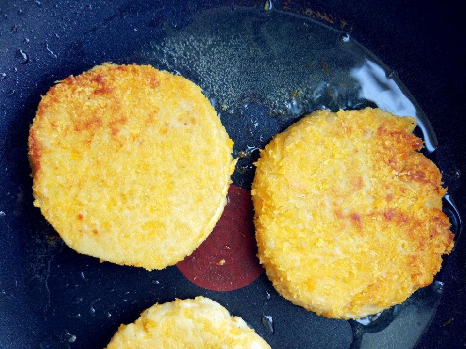 奶酪可乐饼正宗做法,马苏里拉奶酪可乐饼