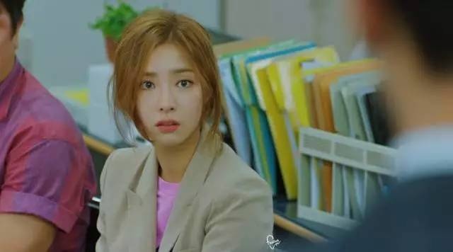 这个秋天是最时尚的单品 (今年秋天最流行的单品)