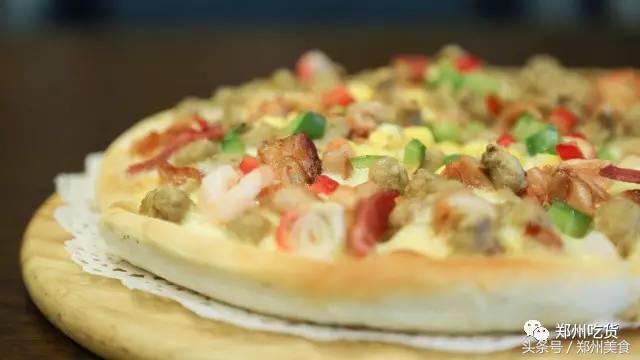 郑州东区萌猫主题披萨小店，铲屎官快来这吸猫了！