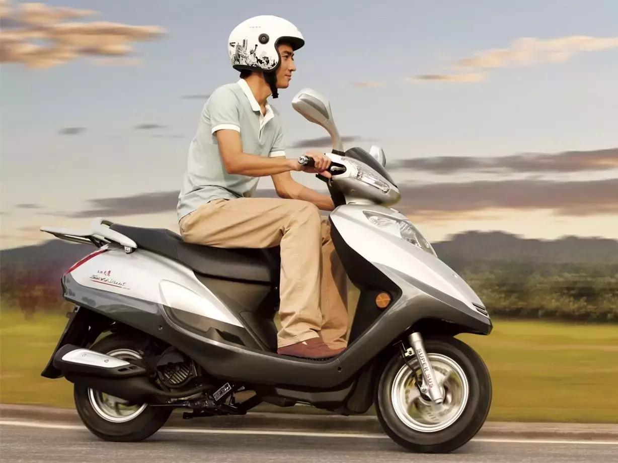 qj500和贝纳利502怎么选,贝纳利trk502x与凯越500x