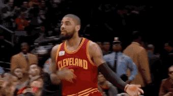 弹吉他像个疯子的人,弹空气吉他