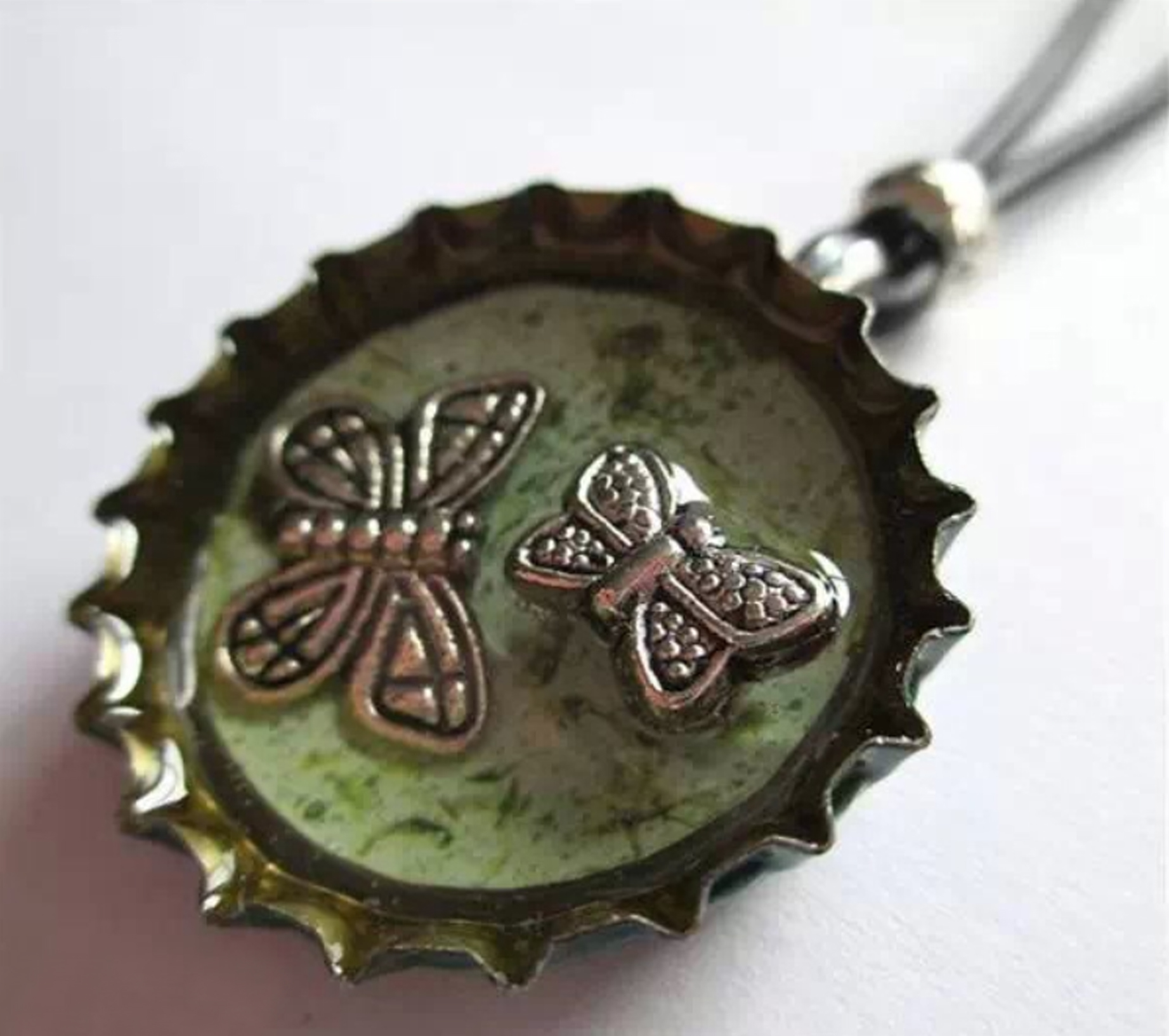 开盖有奖的瓶盖,开瓶有奖