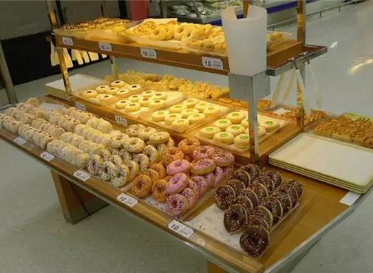 100万人民币去泰国能过什么样生活 (100元人民币在泰国能换多少钱)