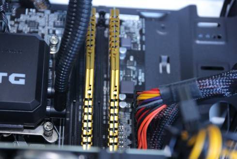 威刚z1ddr43600超频,威刚z1内存条评测