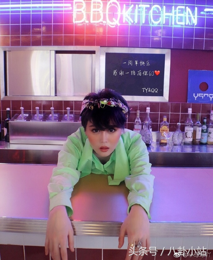 宋小宝带赵本山女儿出席活动,赵本山的女儿赵一涵和宋小宝