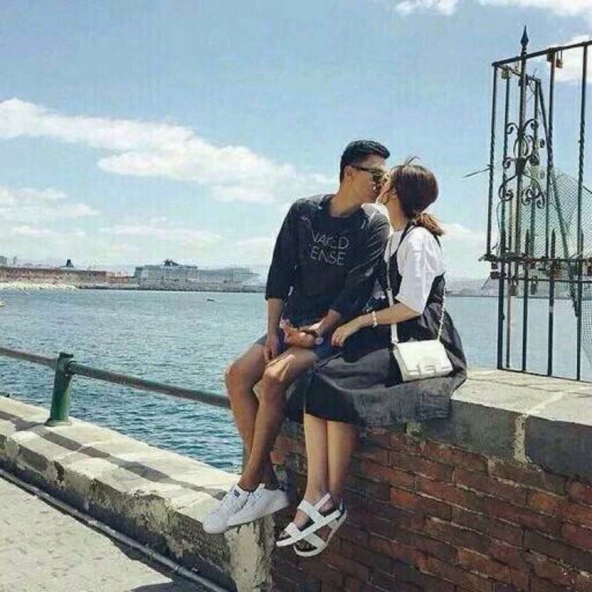 男性精子里含有酰亚胺吗,男性精子中有乙肝病毒吗