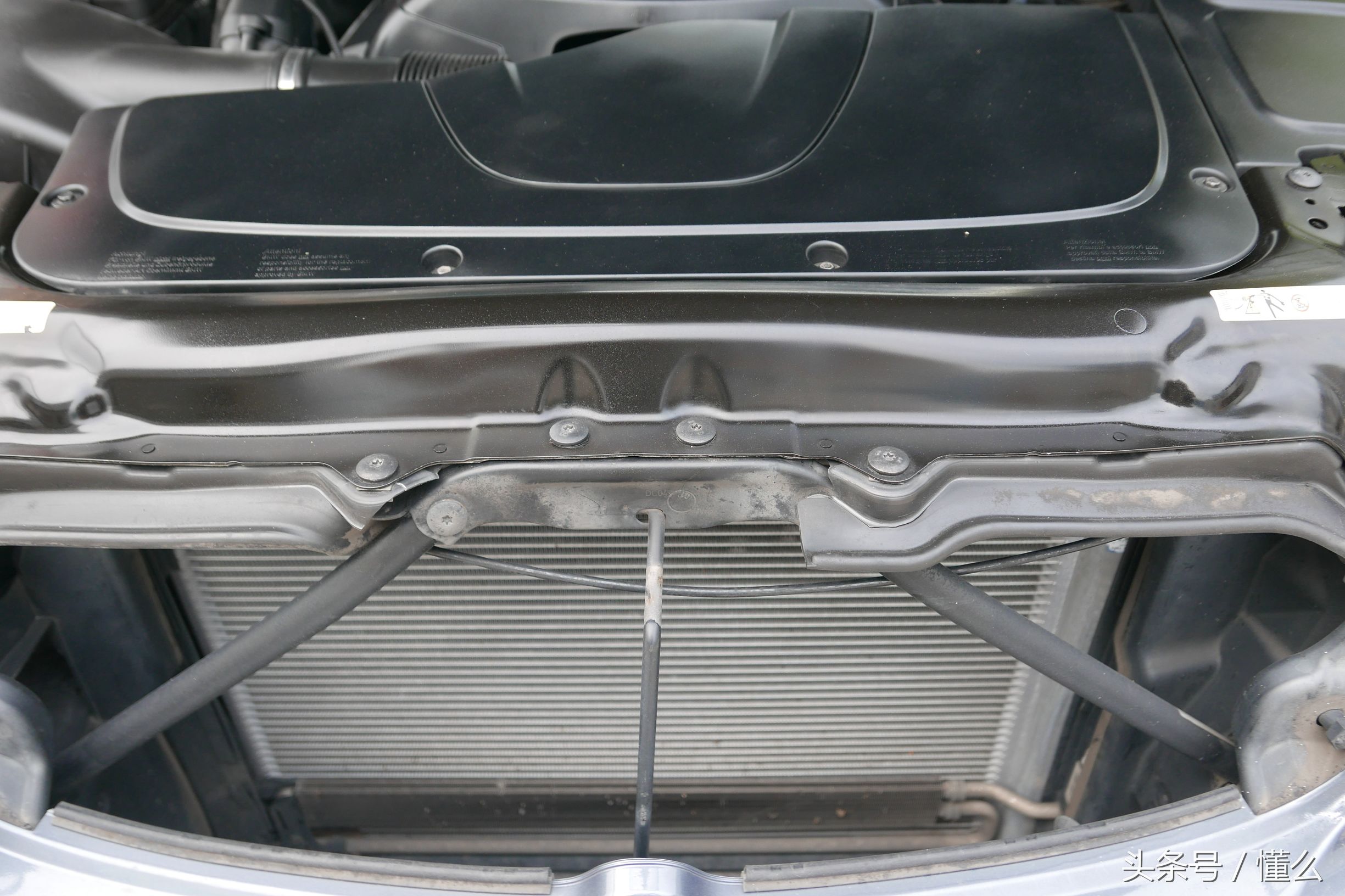 宝马7系m760深蓝色,宝马7系老款e66试驾