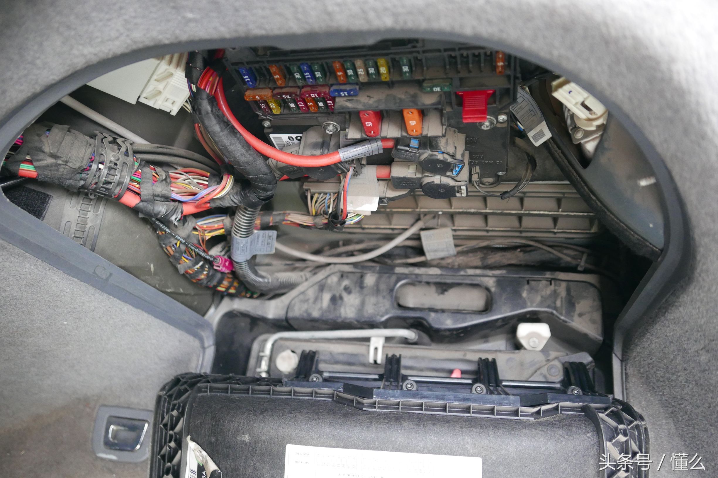 宝马7系m760深蓝色,宝马7系老款e66试驾