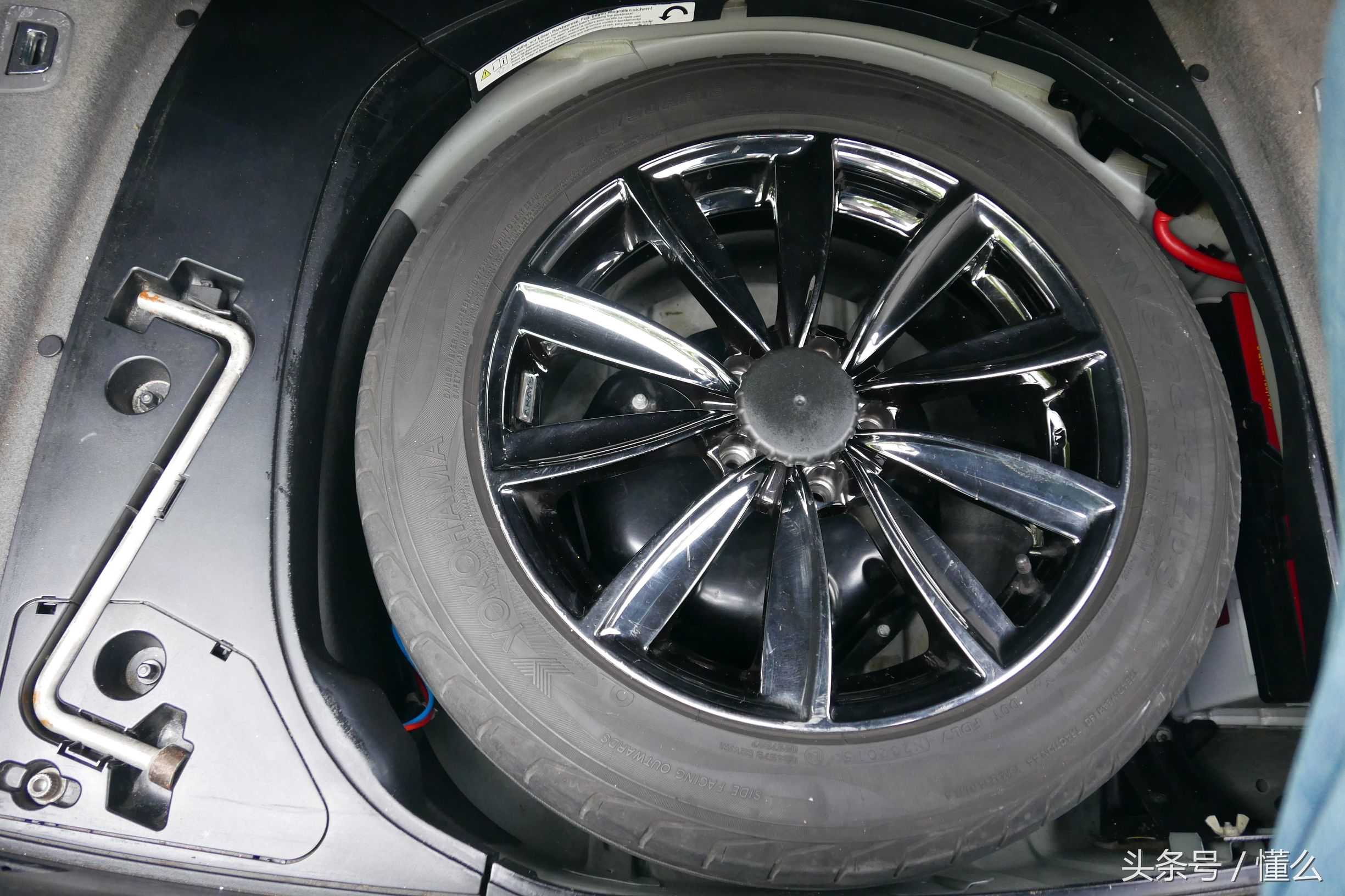 宝马7系m760深蓝色,宝马7系老款e66试驾