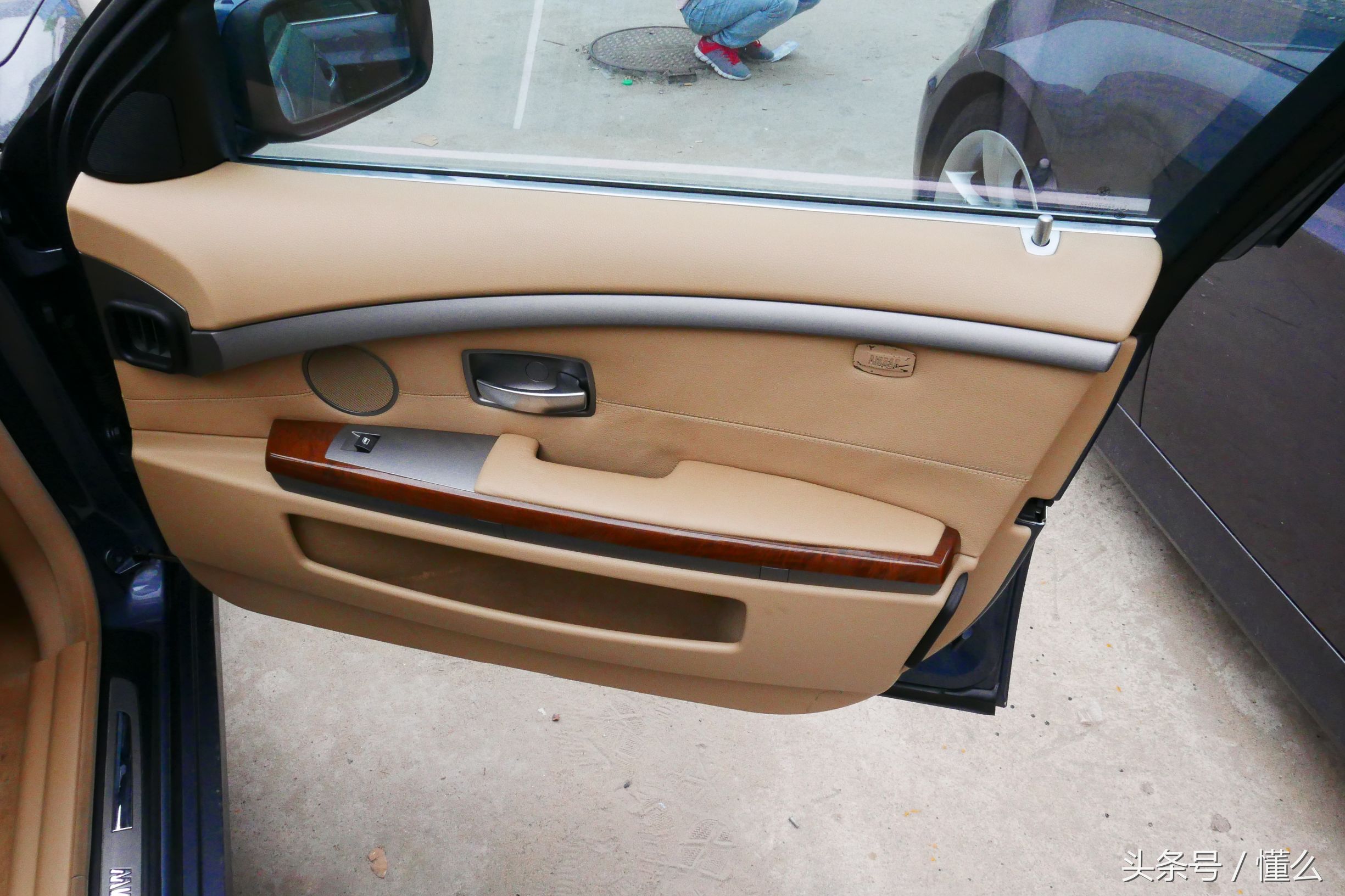 宝马7系m760深蓝色,宝马7系老款e66试驾