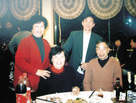 陈嘉庚替父还债的故事,吴奇隆替父还债的故事