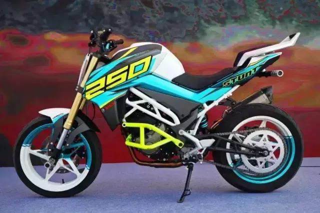 qj500和贝纳利502怎么选,贝纳利trk502x与凯越500x