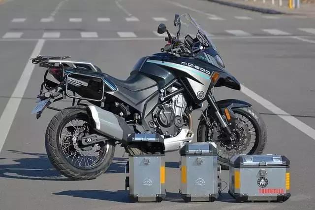 qj500和贝纳利502怎么选,贝纳利trk502x与凯越500x