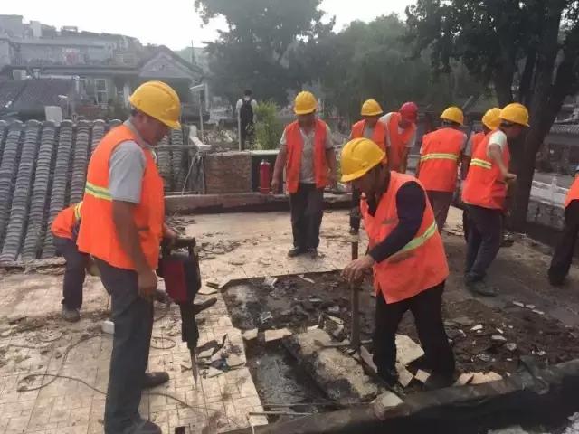 执法队拆除铁皮屋的视频,执法队拆除铁皮房子