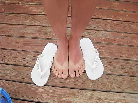 没有美足如何过夏天？白嫩脚丫护理大作战！让你“足”够完美