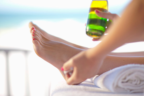 没有美足如何过夏天？白嫩脚丫护理大作战！让你“足”够完美